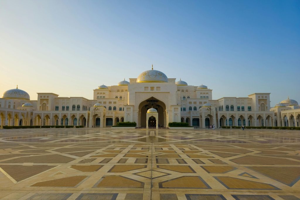 Comparativo de Cartões de Crédito: First Abu Dhabi Bank, Emirates NBD e Dubai Islamic Bank em 2023 - como solicitar cartão de credito online Emirados Árabes Unidos