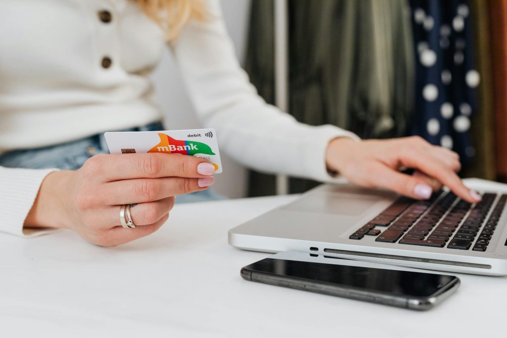 Como Solicitar Cartão de Crédito Online na Polônia: Comparativo dos Principais Bancos como PKO Bank Polski, Santander e mBank - como solicitar cartão de credito online Polônia